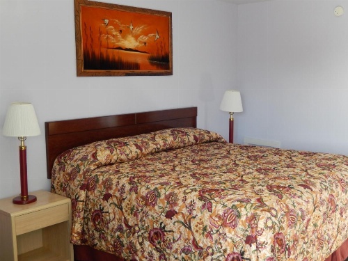 Townsman Motel image 18