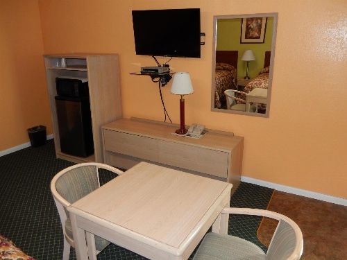 Townsman Motel image 2